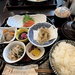 旬菜の味わい がら里 - 花かごランチ