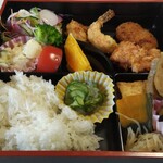 スパイラル - メインは豚ヒレ肉カツを選択