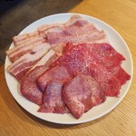 Beef Kitchen - タン塩、クリ、豚バラ、豚トロ