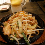 Keiya Saryou - ホルモンと野菜の炒め物