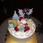 粉と卵 - クリスマスケーキ　・・・にHBのローソクを足してごちゃっとなってしまいましたが。