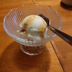 CAFE NADI - バニラアイスココナッツソース