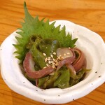 Sakagura Oushou - お通し（水蛸の吸盤とワカメポン酢）