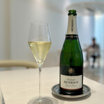 レミニセンス - ミネラルも感じるので、雲丹やキャヴィアに合いますね。