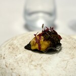 レミニセンス - 雲丹と海苔とキャヴィア。
                                「余韻」を象徴するように、雲丹の香りが長続きする一品。