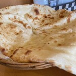 マディナハラルレストラン - ナン。甘くない、発酵系のいい香り