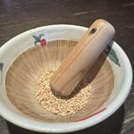 かつ膳 - ゴマスリ