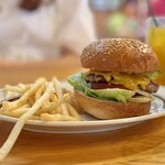 ムースヒルズバーガー - アボカドチーズバーガー