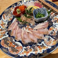 対馬のどぐろとイカ活き造り 博多 魚蔵 都ホテル店 - のど黒炙り薄造り4,719円（税込）