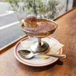 Rond sucre cafe - クレームブリュレ　ジェラート添え　750円
　飲める程とろとろで表面パリパリ。これはリピしたい♡