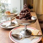 Rond sucre cafe - モンショコラ　特製チョコレートソース　800円
　
濃厚で口溶けふんわり生チョコみたいなケーキ　ちょいビターめかな。