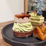 Cafe & sweets Cherfi - シブースト　ピスタチオ&フランボワーズ 620円　こちらもピスタチオクリームぐりんぐりん＼(^o^)／