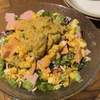 リオ・ブルーイング・コー ビストロアンドガーデン 東京ミッドタウン - ボイルドエッグとアボカドのコブサラダ
