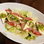 ボン・ボヌール - モッツァレラチーズとトマトのボヌールサラダ