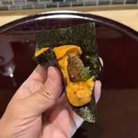 鮨 富海 - トロと奈良漬と海ぶどうとウニの手巻き