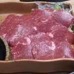 Wagyuu Yakiniku Ribe - 馬刺し