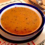 BOSPHORUS HASAN - スペシャルランチコースのオープニングに出てきた、赤レンズ豆のスープ。トルコ料理の代表でもあるらしいです。豆のスープ全開ですが、意外にも飲みやすい。豆が少し苦手なあたくしでもこれは◎。