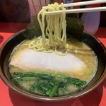 横浜ラーメン 真砂家 - ラーメン並　￥850