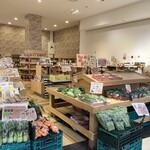 花京院市場 - 店内も広くて見やすいですねd(^o^)b 
