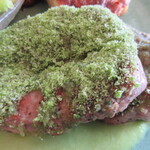 壱弐参 CAFE - 豚ヒレ肉。上にのっているのはパセリで作ったそうです。下はグリーンピースのソース。