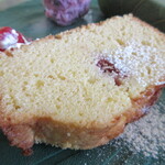 壱弐参 CAFE - いちごのコンフィチュール入りのパウンドケーキ