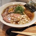 Soba Hausuko Nji Kihototogisu - 特性鴨と蛤の醤油そば