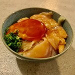 スープ料理 タマキハル - サクラマス卵黄乗せご飯 1000円　※限定メニュー