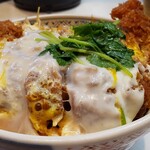 まるやま食堂 - かつ丼のアップ