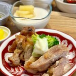 Tomoe Syokujito Osake No Daidokoro - 選べるメインは鶏もも肉の西京焼き   コレ美味しかったです