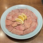 Yakiniku Seiryuuen - 中タン塩