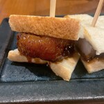 惣菜 ふじやま - 黒酢酢豚サンド　罪深い味