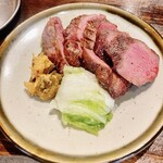 新宿思い出横丁 牛タンいろ葉 - 