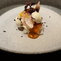 肉割烹 肉かぶく - 桜鯛と拍子木野菜の胡麻ソース　マイクロ赤紫蘇