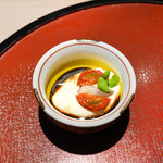 Toriyaki Ohana - チーズ豆腐にバルサミコ、セミドライトマト、ハツのコンフィ