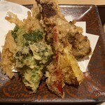 Teuchi Udon Akau - まぐろづけ天、野菜天五種