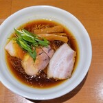 Chuukasoba Uemachi - この澄んだ黒いスープ