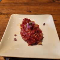 焼肉うしごろ 西麻布本店 - ユッケ混ぜ混ぜ後。生肉のとろける食感に、少し残るエビの弾力が素敵。