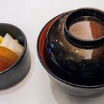 Iriyaki Shimojim Monzen No Daya - 肝吸いと香の物