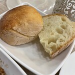 赤白 - バゲット2カット（290円）