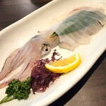 満月 - いかの活き造り。先ほどまで、生簀の中で泳いでおりました。