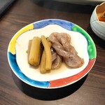 満月 - ふきとコンニャクの煮物。