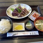 道の駅 なぶら土佐佐賀 - 藁焼き直後の鰹のたたき