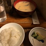 駒形どぜう - どぜう汁、お新香、ご飯