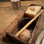 Itsuki - 自家製パン　胡桃のレーズン　カカオ　フォカッチャ　グリッシーニ