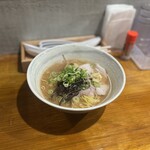 Sapporo Ramen Yanagi - 味噌らーめん 950円