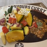 100時間カレー - 料理写真:牛すじカレー大に半日分の野菜トッピング