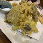 和食 酒処 汐彩 - 春野菜の天ぷら(¥780)