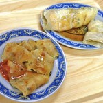 永和豆漿大王 - 葱花蛋（左）＆ 起司蛋餅