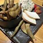 スモークパーラー ふぅも - 燻製セット(枝豆、ポテサラ、クリームチーズ)