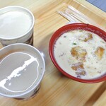 永和豆漿大王 - 冰豆漿（左）＆ 鹹豆漿